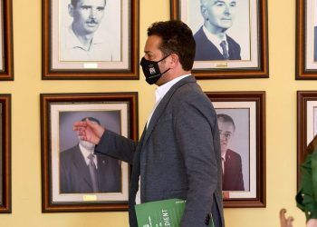 Dimite Ximo Coll, alcalde de El Verger (Alicante) que se vacunó antes de tiempo