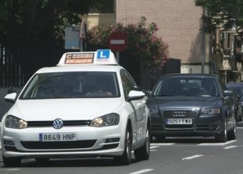 Convocan una manifestación de las autoescuelas valencianas por los altos precios este miércoles