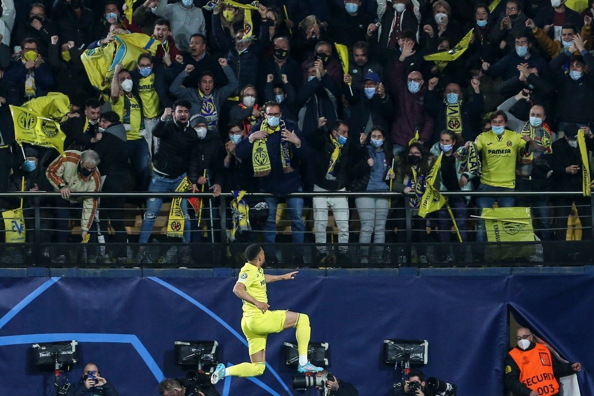 Danjuma celebra con la aficion