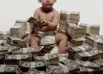¿Sabes cuánto cuesta criar a un hijo en la Comunitat Valenciana? Más de 700 euros al mes