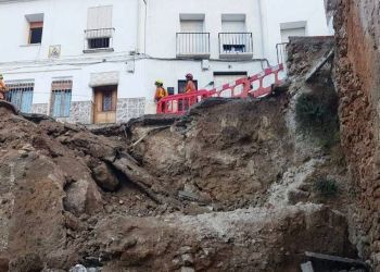 Una herida y doce personas desalojadas por un deslizamiento de tierras a causa de las tormentas en Buñol