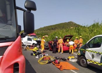 Muere una vecina de Castelló de Rugat y otras tres personas resultan heridas en un accidente de tráfico