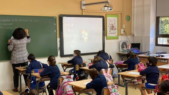 Los valencianos tendrán que gastar 2.000€ por hijo en ‘la vuelta al cole’, ¿Cómo podemos ahorrar en material escolar?
