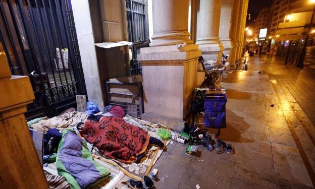 Uno de cada tres valencianos sufren debido a la pobreza