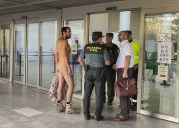 ¿Puedo ir desnudo por la calle? Absuelto el hombre que se paseaba desnudo por Valencia