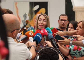 María Guardiola pide “unos días” a la Asamblea de Extremadura para retomar los contactos con Vox