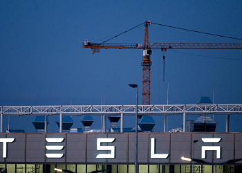 Tesla negocia instalar una fábrica de vehículos eléctricos en la Comunitat Valenciana