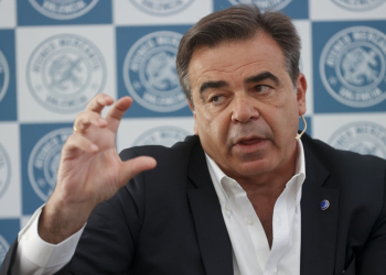 González Pons (PP) cree que rechazar el envío de armas a Ucrania debilita la posición de España
