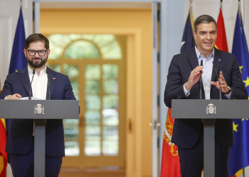 Sánchez se compromete ante Boric a intentar cerrar este semestre el nuevo acuerdo UE-Chile