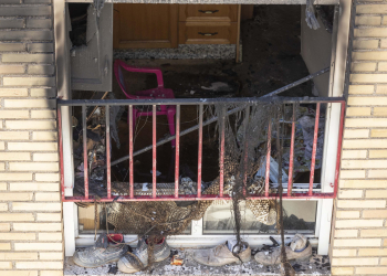 Tres adultos y once niños rescatados del incendio provocado en un ataque machista en Lorca