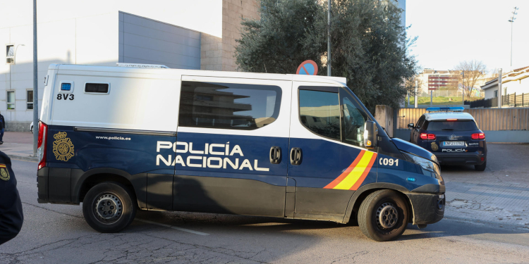 Tres detenidos, dos de ellos a prisión, por robar y violar a una joven en Alicante