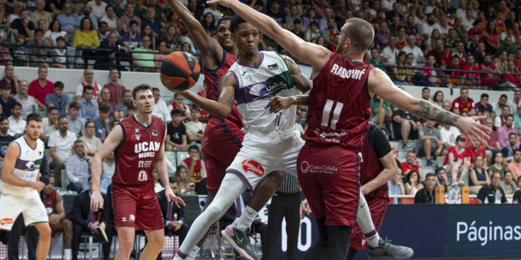 El Unicaja, rival del Real Madrid en la final tras tumbar al UCAM Murcia 6 El Unicaja, rival del Real Madrid en la final tras tumbar al UCAM Murcia